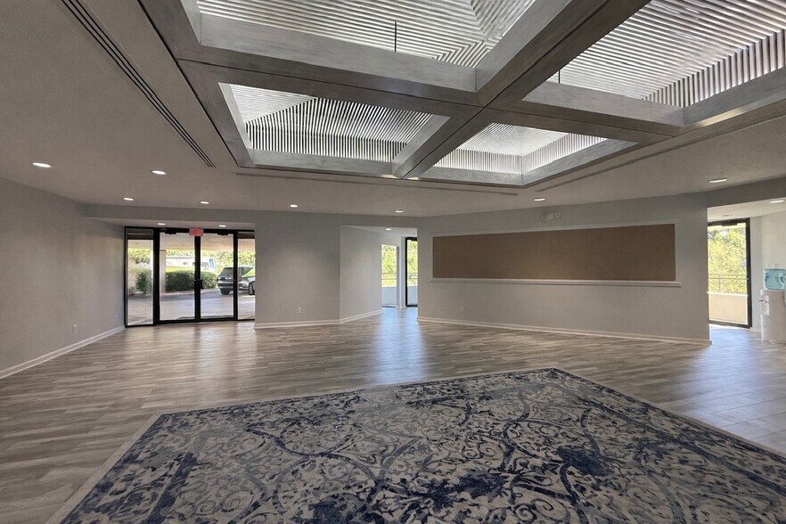 More Photos Of 6000 Gulfport Blvd S, Gulfport Office For Lease