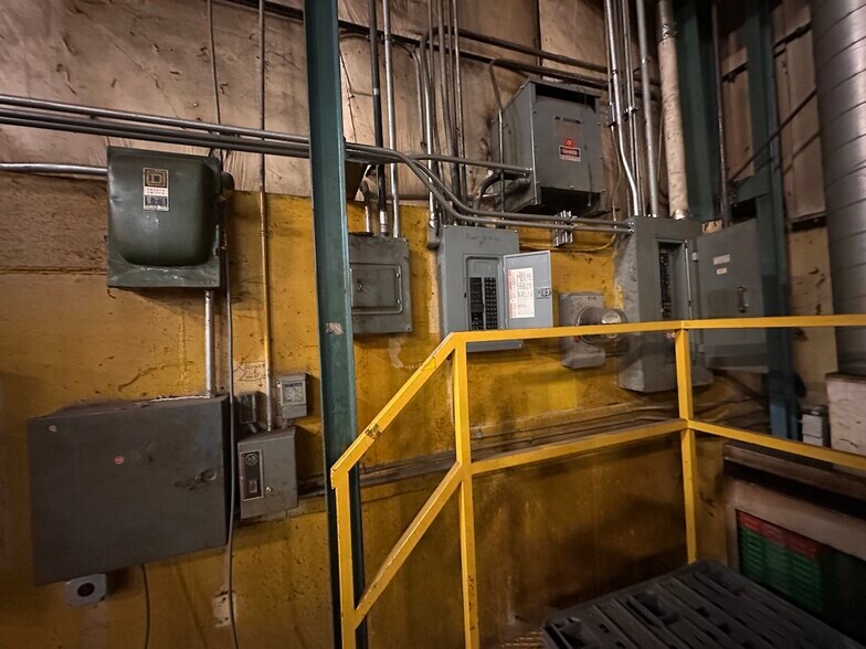 More Photos Of 429 E Grove St, Greenville Industrial For Sale