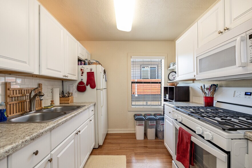 More Photos Of 116 S 1st St, Williams Office For Sale