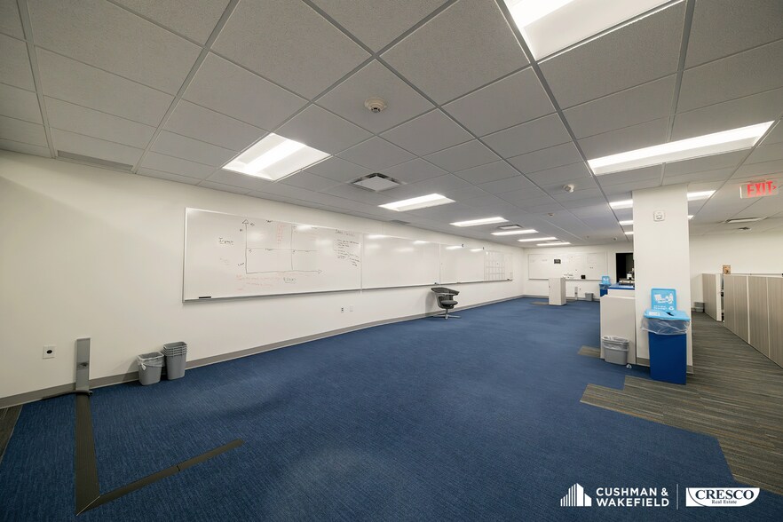 More Photos Of 25111-25175 Country Club Blvd, North Olmsted Office For Lease