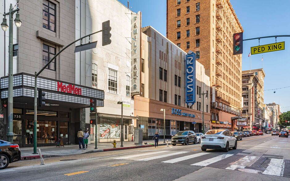 More Photos Of 735 S Broadway, Los Angeles Storefront For Sale