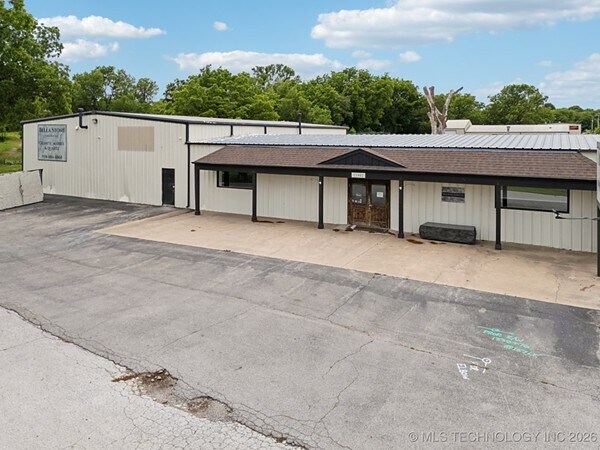 More Photos Of 13802 S Union Pl, Glenpool Freestanding For Sale