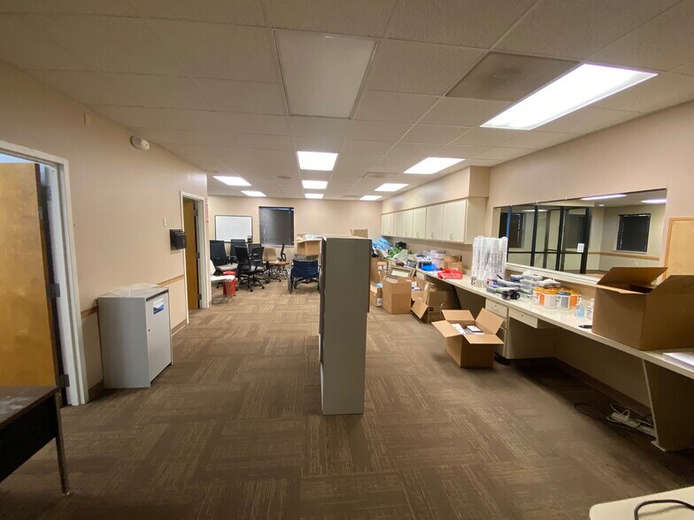 More Photos Of 2212 W Kearney St, Springfield Office For Sale