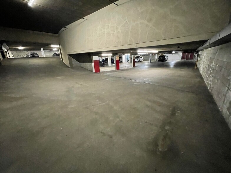 More Photos Of 20631 Ventura Blvd, Woodland Hills Office For Lease