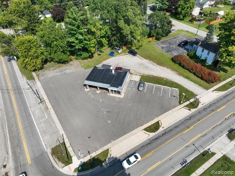 More Photos Of 509 E Main St, Pinckney Auto Repair For Sale