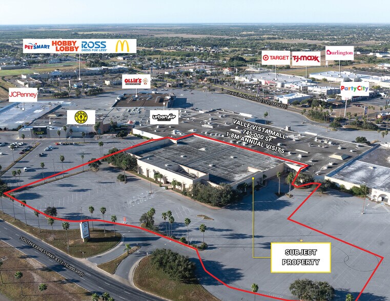 More Photos Of 2000 S Expressway 83, Harlingen Department Store For Lease