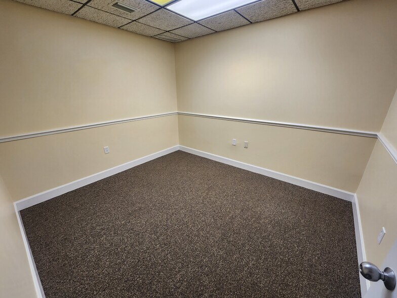 More Photos Of 309 NE 1st St, Gainesville Office For Lease