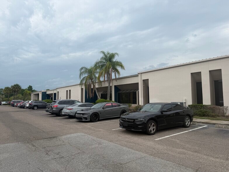 More Photos Of 15201 Roosevelt Blvd, Clearwater Unknown For Lease