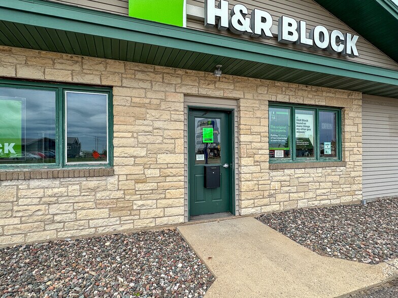 More Photos Of 233 S 8th St, Medford Office For Sale