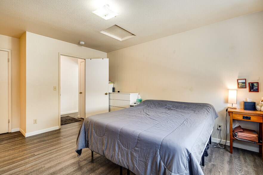 More Photos Of 1270 Broadway, Sonoma Freestanding For Sale