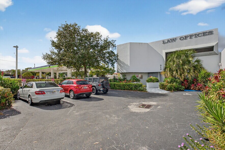More Photos Of 513 N State Road 7, Margate Office For Lease