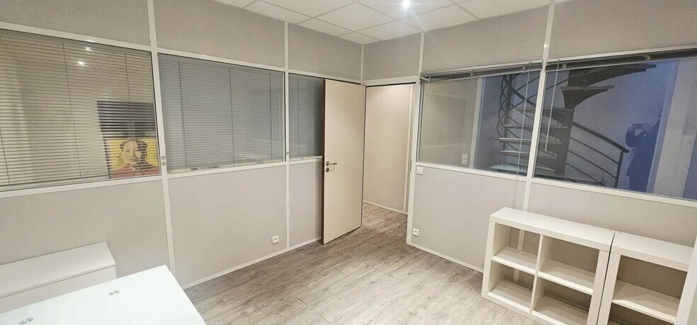 More Photos Of 250 Avenue Du Président Wilson, Saint-Denis Office For Sale