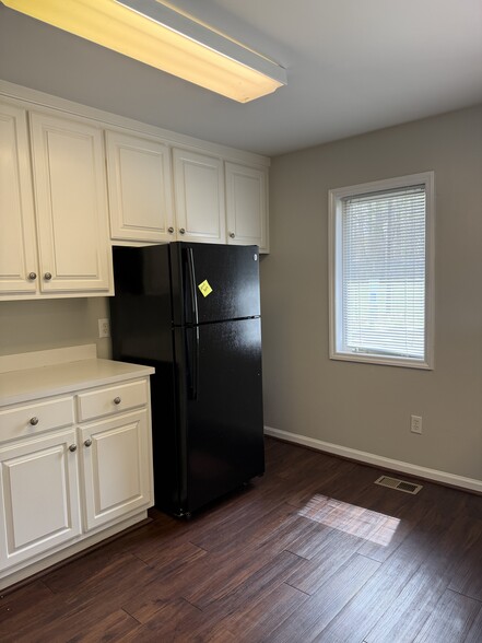 More Photos Of 304 E Washington St, Mebane Medical For Lease