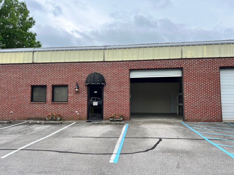 More Photos Of 4100 Autumn Ln, Birmingham Flex For Lease