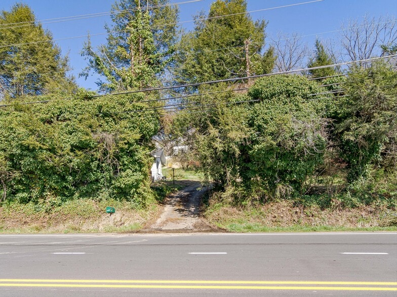 More Photos Of 103 Weaverville Rd, Woodfin Convenience Store For Sale