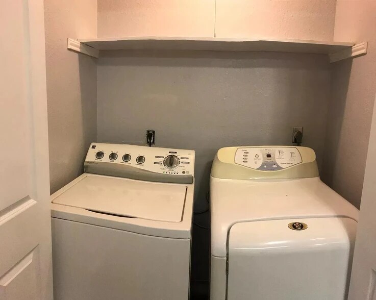 More Photos Of 8201 Riverstone Dr, Austin Multifamily For Sale