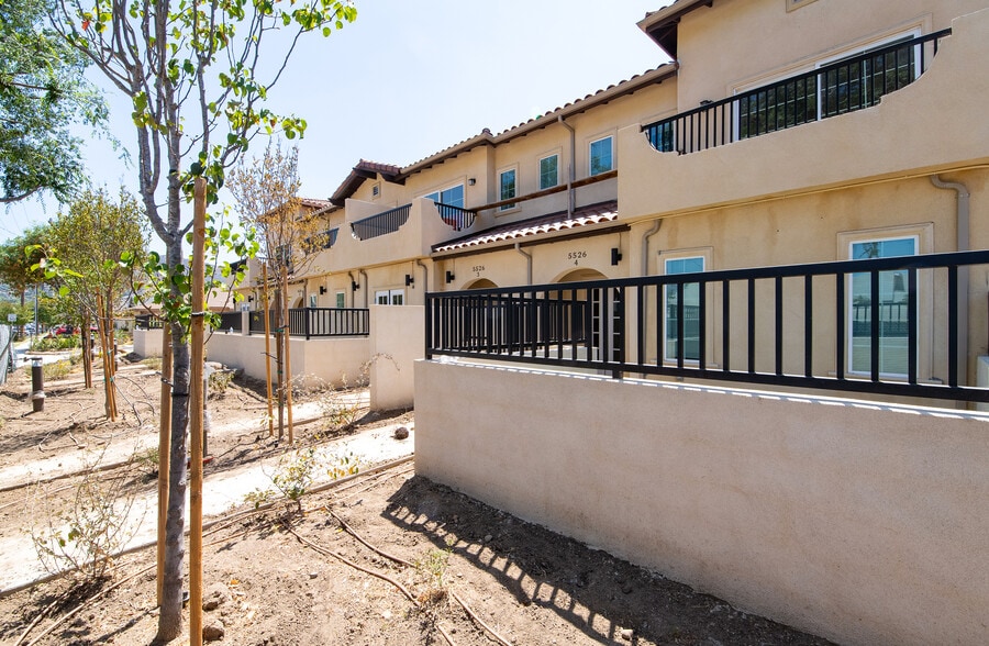 More Photos Of 5526 Los Angeles Ave, Simi Valley Apartments For Sale