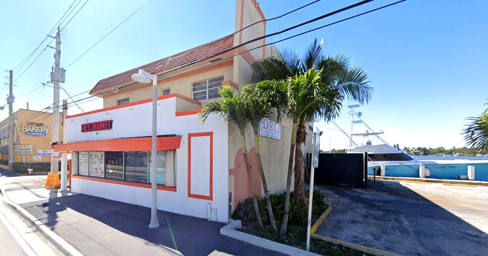 More Photos Of 900 N Ocean Dr, Hollywood Storefront Retail Office For Lease