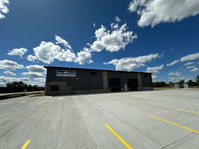 More Photos Of 9121 Kilby Dr, Harrison Warehouse For Lease