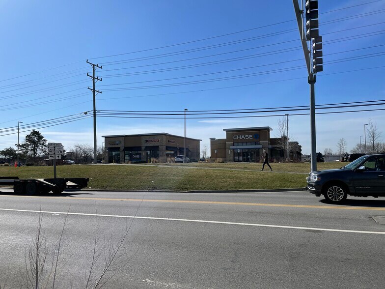More Photos Of 511 Rockland Rd, Lake Bluff Land For Sale