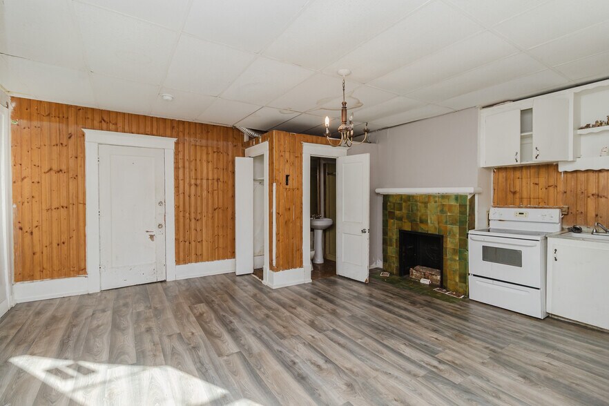 More Photos Of 638 N Broadway Ave, Wichita Multifamily For Sale