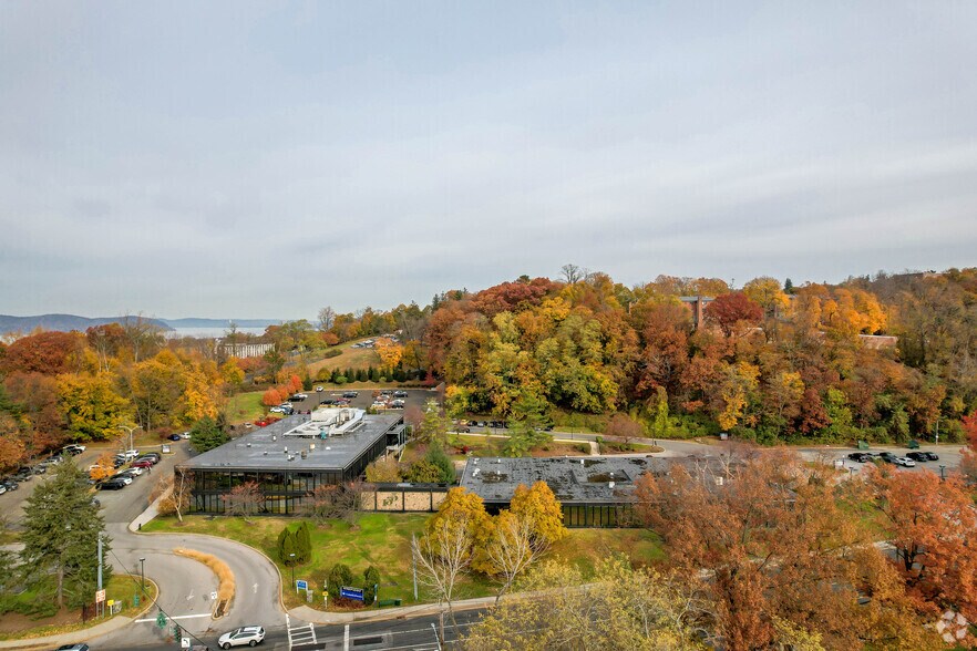 More Photos Of 155 White Plains Rd, Tarrytown Medical For Lease