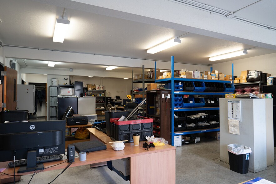 More Photos Of 3048 Aukele St, Lihue Warehouse For Sale