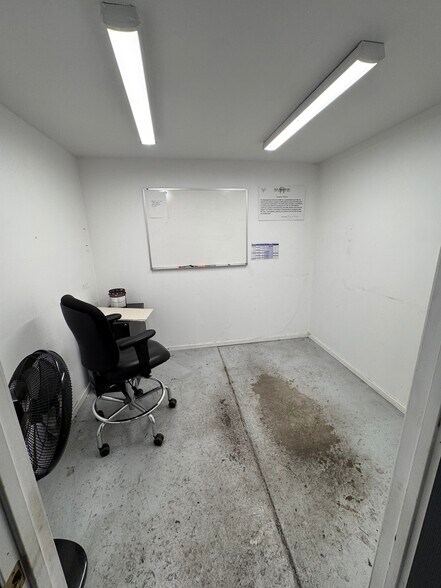 More Photos Of 2702 A St, Tacoma Warehouse For Lease