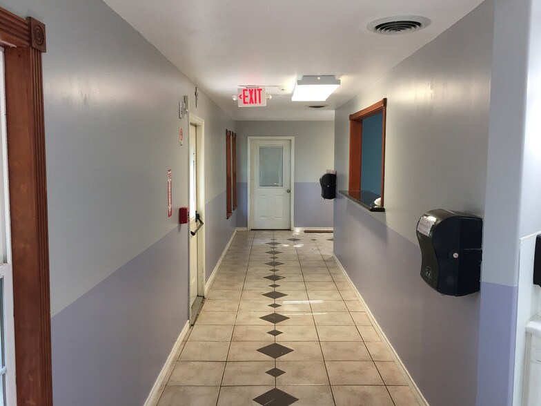 More Photos Of 8128 Braewick Dr, Houston Daycare Center For Sale