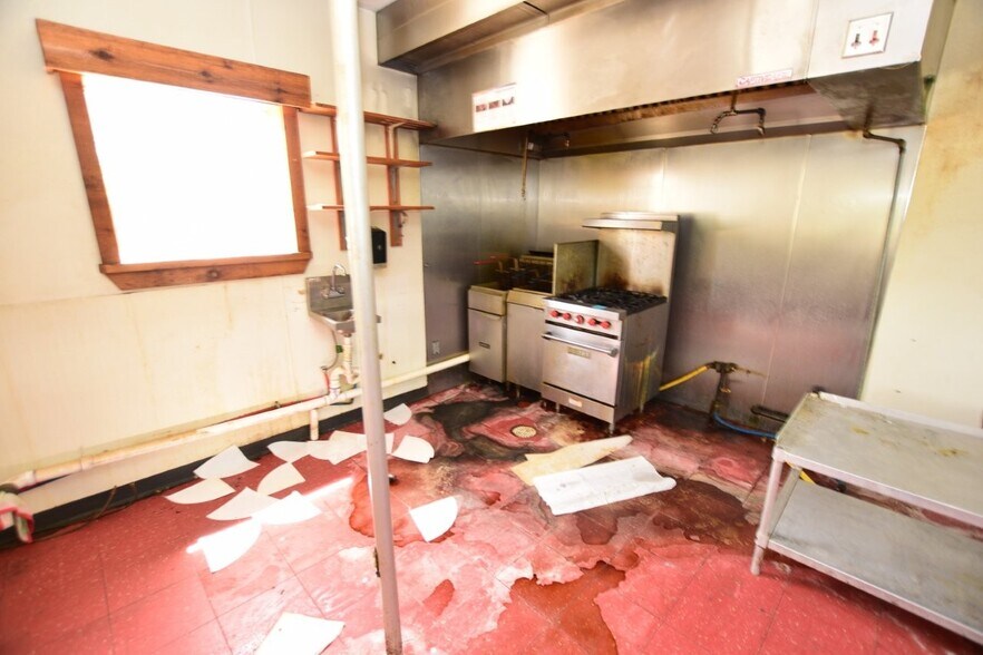 More Photos Of 75174 Hwy 59 Hwy, Stilwell Convenience Store For Sale