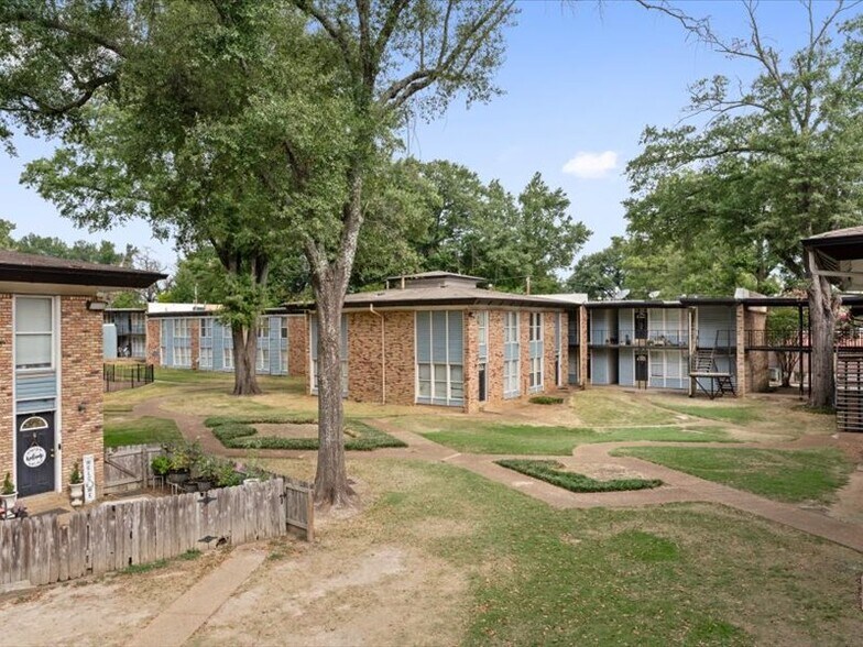 More Photos Of , Memphis Multifamily For Sale