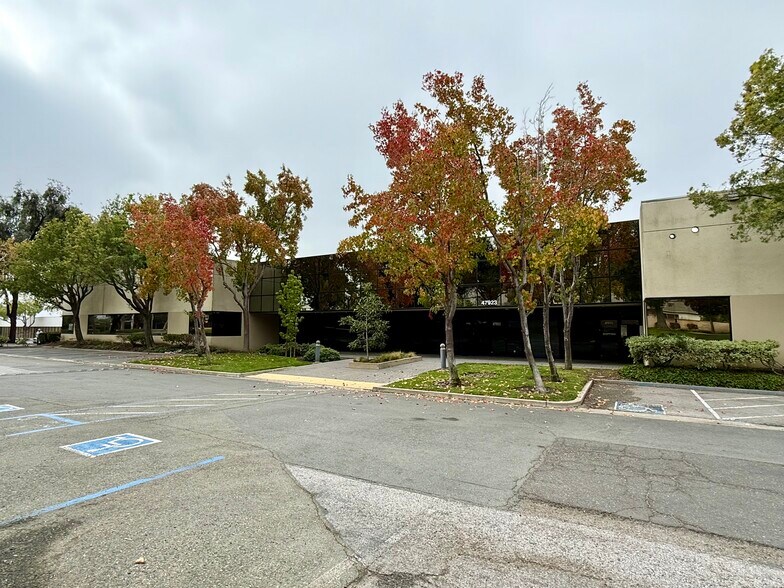 More Photos Of 47913-47963 Warm Springs Blvd, Fremont Light Manufacturing For Lease
