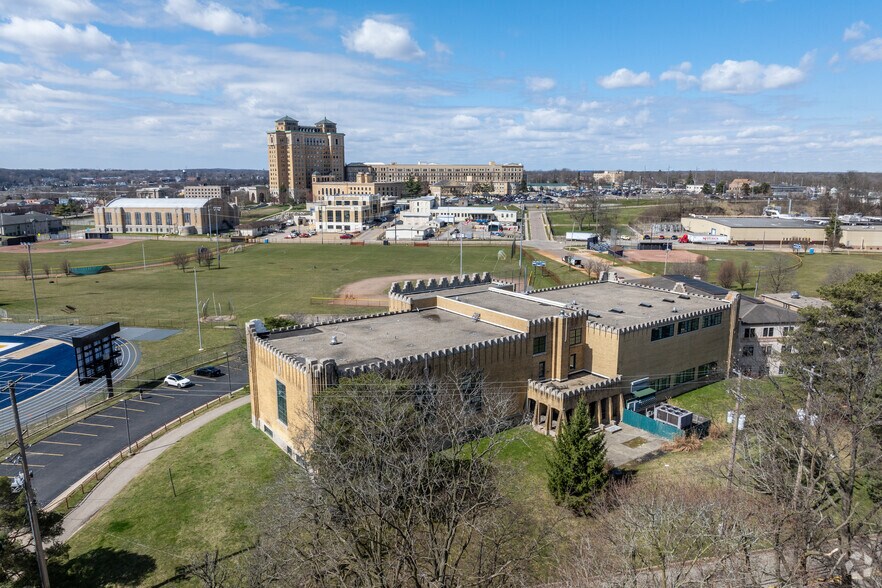 More Photos Of 115 West St, Battle Creek Apartments For Sale