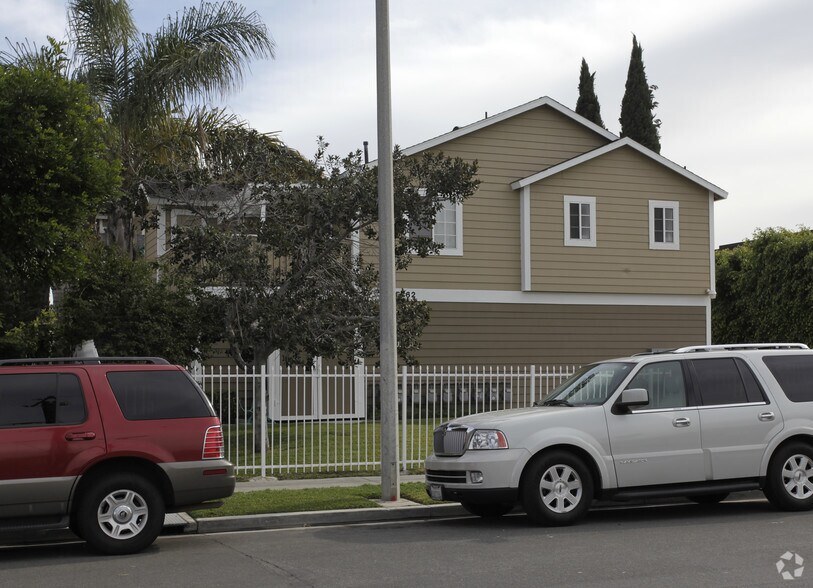 More Photos Of 5762 Kingman Ave, Buena Park Apartments For Sale