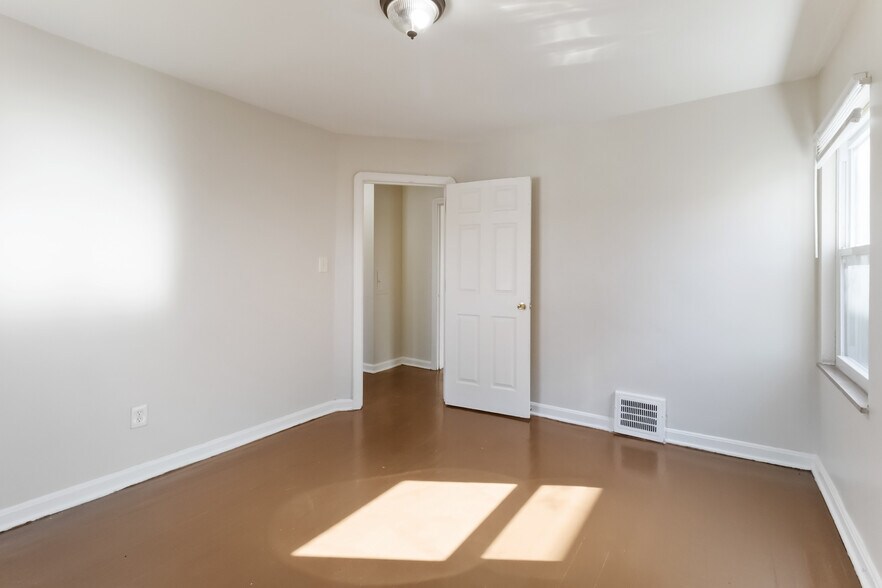 More Photos Of 17809 Harvard Ave, Cleveland Multifamily For Sale