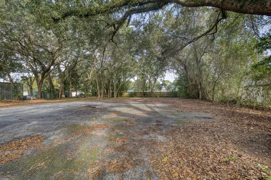 More Photos Of 1014 Creighton Rd, Pensacola Flex For Lease