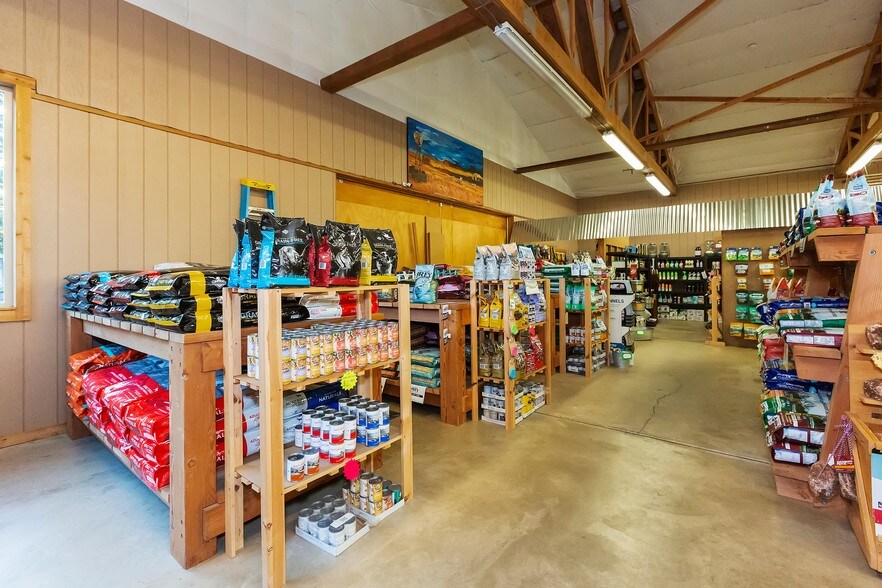 More Photos Of 461 NE Old Belfair Hwy, Belfair Storefront Retail Office For Sale