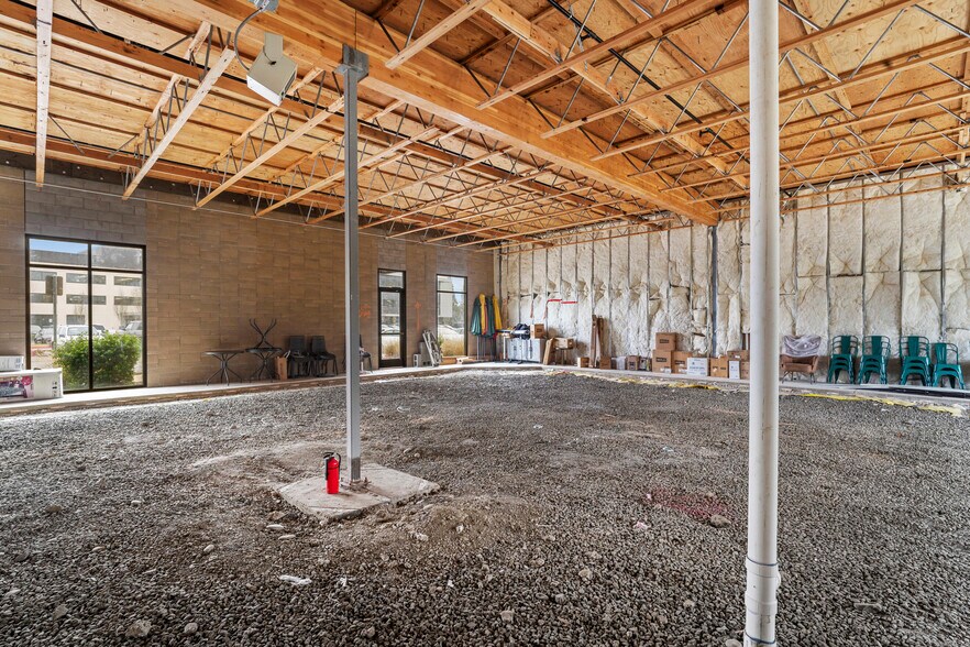 More Photos Of 722 W Harvard Ave, Roseburg Storefront Retail Office For Sale