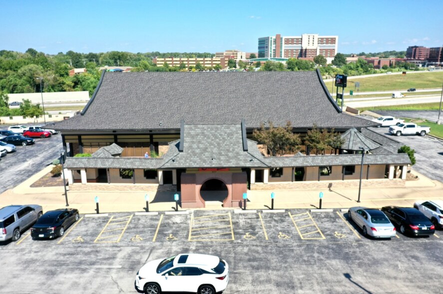 More Photos Of 4117 S National Ave, Springfield Restaurant For Sale