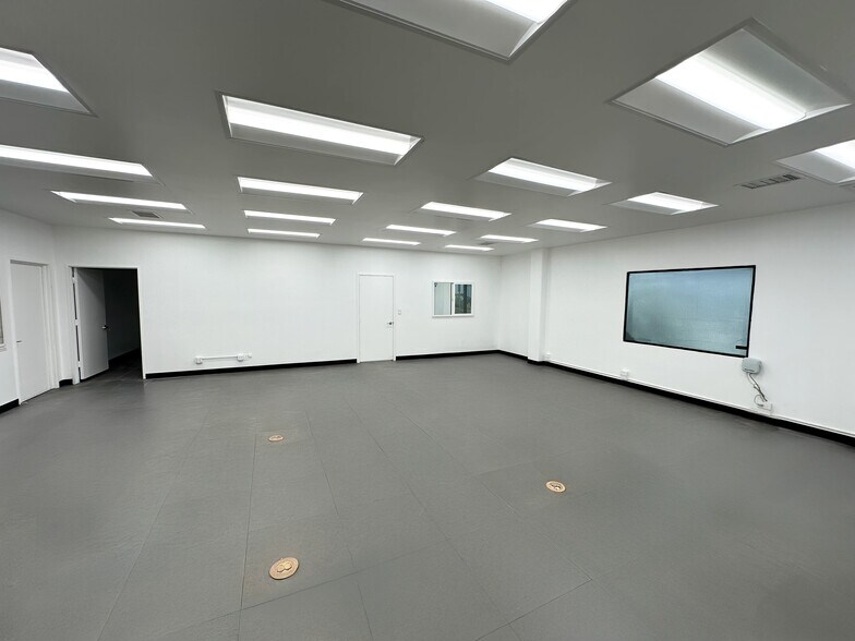 More Photos Of 13659 Excelsior Dr, Santa Fe Springs Warehouse For Lease