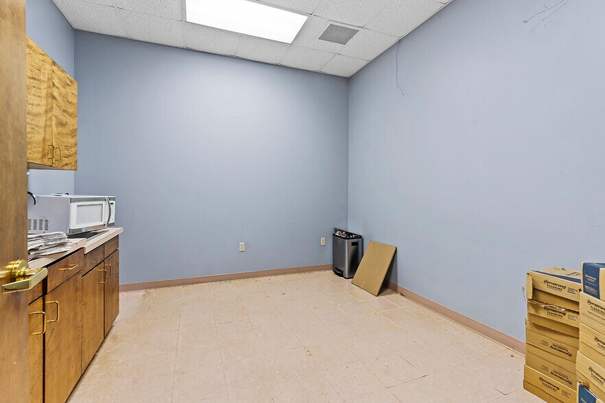 More Photos Of 353 Highway 28 Byp, Abbeville Office Residential For Sale
