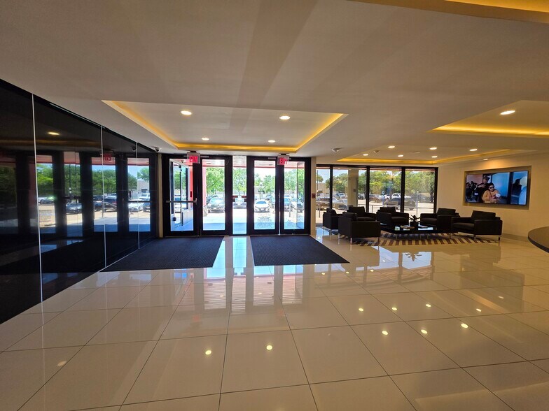 More Photos Of 2100 Valley View Ln, Farmers Branch Office For Lease