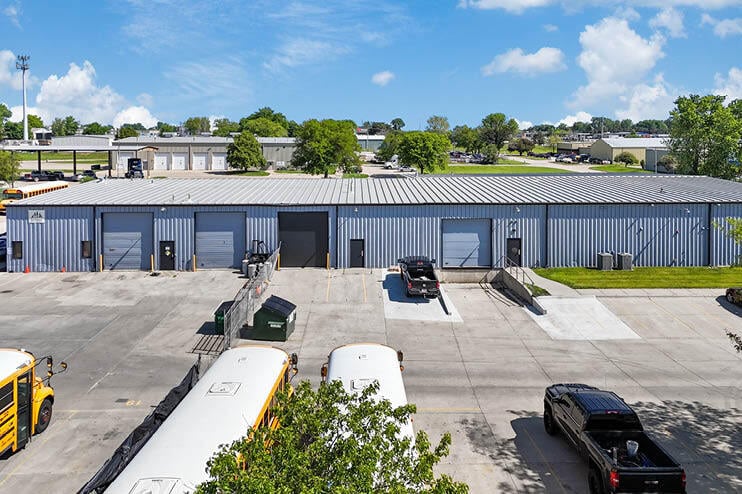 More Photos Of 3300 NW 101st St, Urbandale Warehouse For Lease