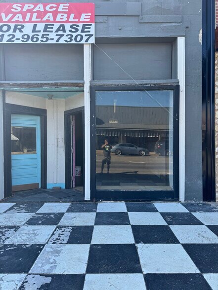 More Photos Of 219 S Main St, Mcgregor Storefront Retail Office For Lease