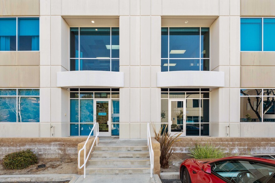 More Photos Of 28534-28536 Constellation Rd, Valencia Warehouse For Sale