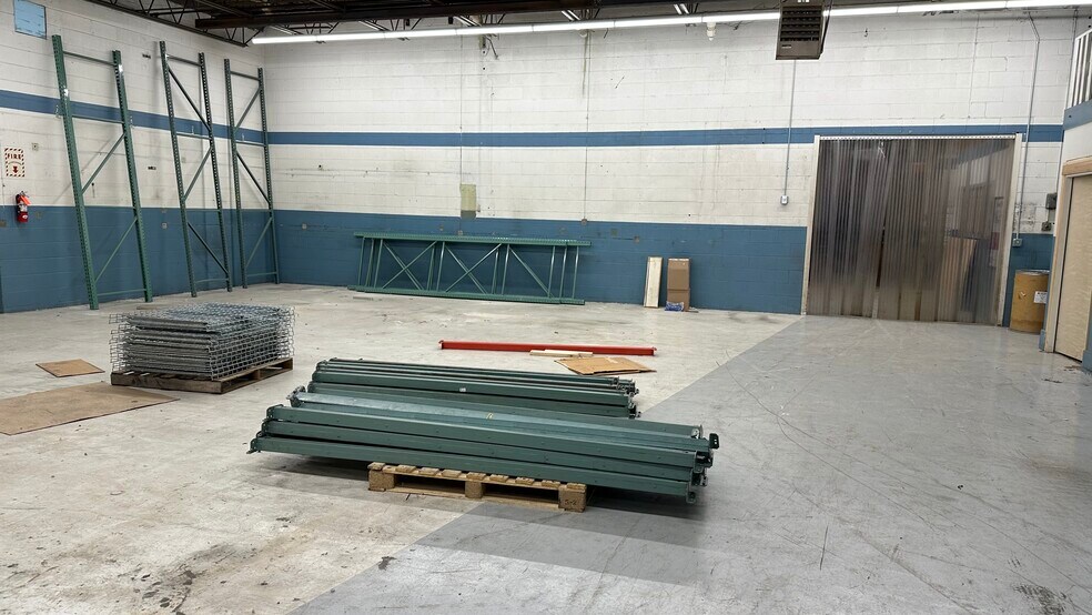More Photos Of 7955 Euclid Chardon Rd, Kirtland Manufacturing For Sale