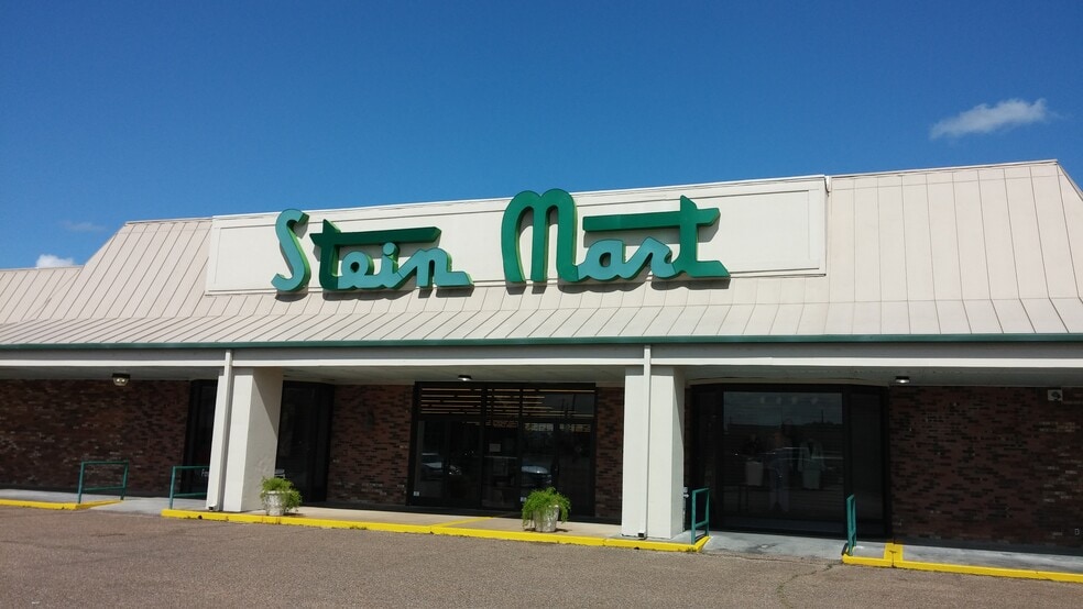Primary Photo Of 1656 Martin Luther King Jr Blvd, Greenville Department Store For Lease