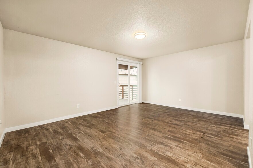 More Photos Of 1570 James St, Woodburn Apartments For Sale