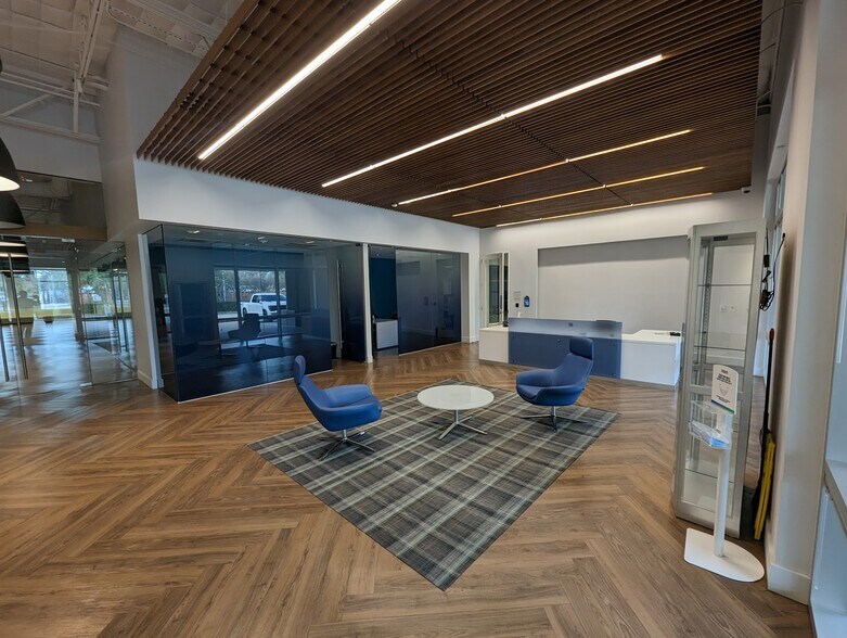 More Photos Of 11410 Greens Crossing Blvd, Houston Light Manufacturing For Sale