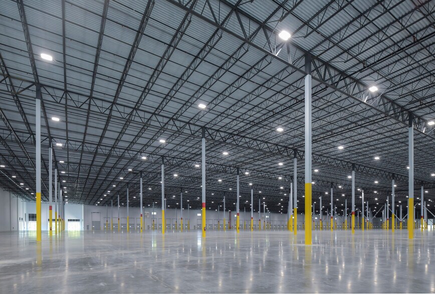 More Photos Of 142 Serviceberry Way, Mooresville Distribution For Lease